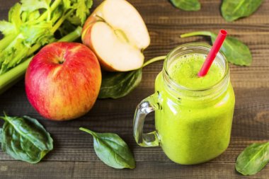 yeşil smoothie kokteyl içki