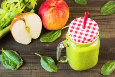 yeşil smoothie kokteyl içki