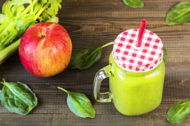 yeşil smoothie kokteyl içki