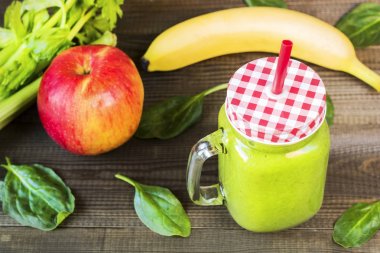 yeşil smoothie kokteyl içki