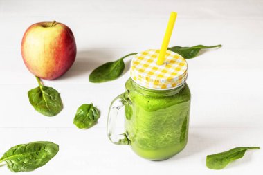 yeşil smoothie kokteyl içki