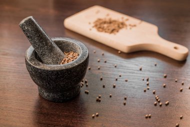 kişniş tohumlu granit harç