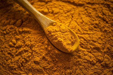 Zerdeçal tozu. Taze baharat konsepti