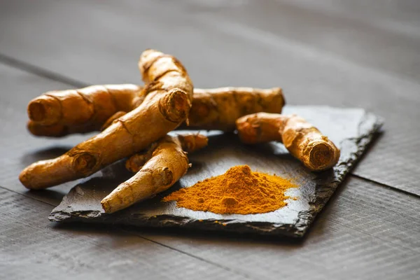 Polvo Cúrcuma Con Raíz Cúrcuma Fresca — Foto de Stock