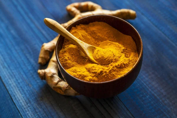 Pulbere Turmeric Rădăcină Proaspătă Turmeric — Fotografie, imagine de stoc