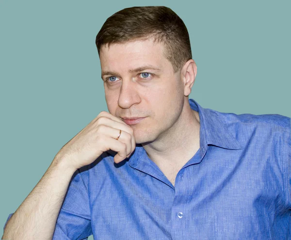 arka planı genç adam portresi