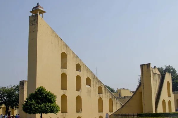 Budova staré hvězdárny v Indii Jantar Mantar — Stock fotografie