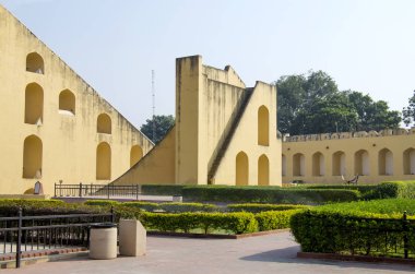 Tarihi mimari yapı Gözlemevi Jantar Mantar Hindistan