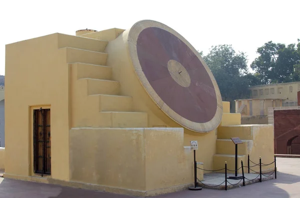 Historical architectural construction observatory Jantar Mantar in India — Stock Photo, Image