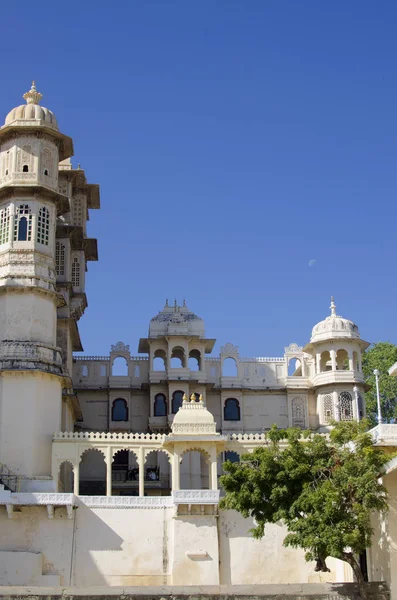 O palácio da cidade de Udaipur na Índia — Fotografia de Stock