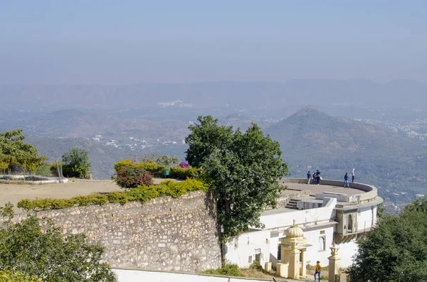 Paisaje desde arriba en la India la ciudad de Udaipur — Foto de Stock