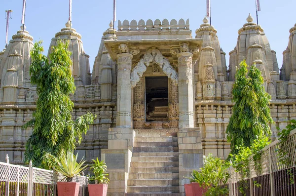 Antiguos templos de Jain de gran belleza arquitectónica en la India — Foto de Stock