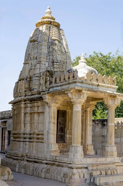 วัด Jain โบราณของความงามทางสถาปัตยกรรมที่ดีในอินเดีย — ภาพถ่ายสต็อก