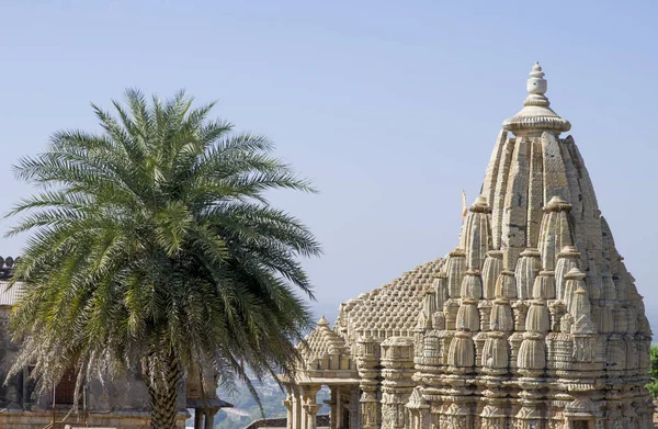 Ősi Jain templom nagy építészeti szépség, Indiában — Stock Fotó