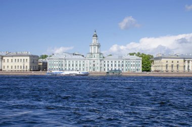Peter harika Antropoloji Müzesi ve Etnografya Rusya'nın St. Petersburg görünümüne Neva Nehri'nin