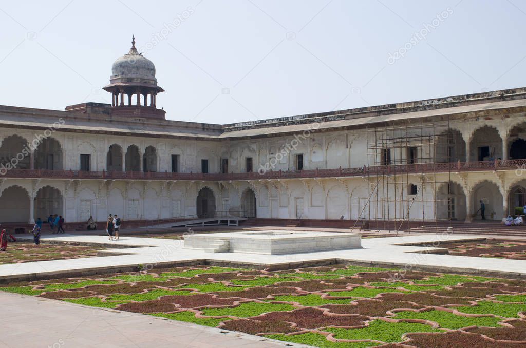 Dzhuma the Mosque Red Fort to the city of Agra of India