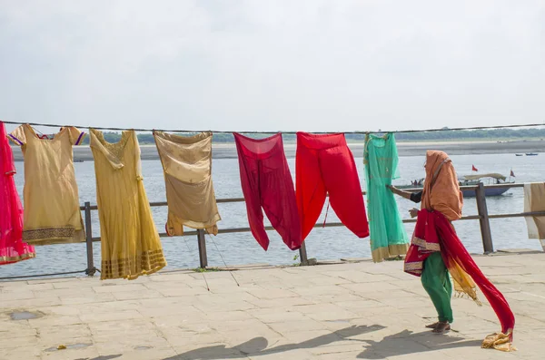 Mosás Varanasi Indiában Gangesz — Stock Fotó