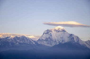 Himalayalar dağları ve Nepal 'in doğuşu