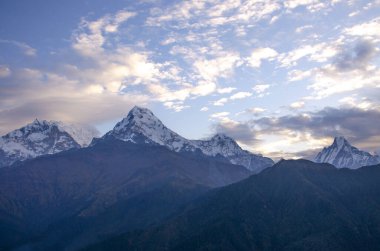 Himalayalar dağları ve Nepal 'in doğuşu