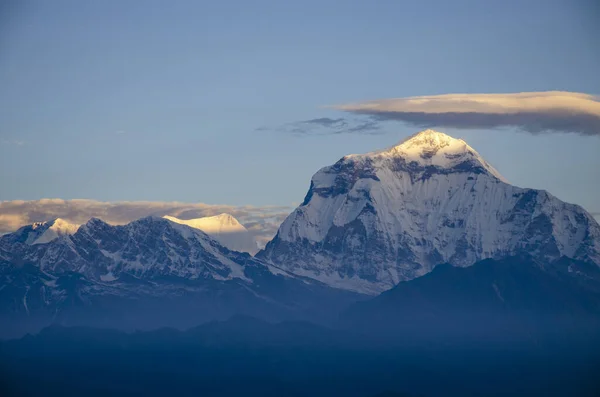 喜马拉雅山和日出尼泊尔 — 图库照片