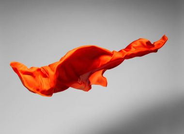 turuncu uçan kumaş