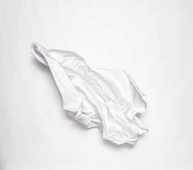 Beyaz arka plan üzerinde soyut beyaz kumaş