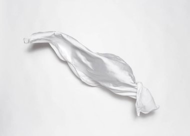 Beyaz arka plan üzerinde soyut beyaz kumaş