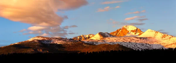 Panorama de Longs Peak au lever du soleil — Photo