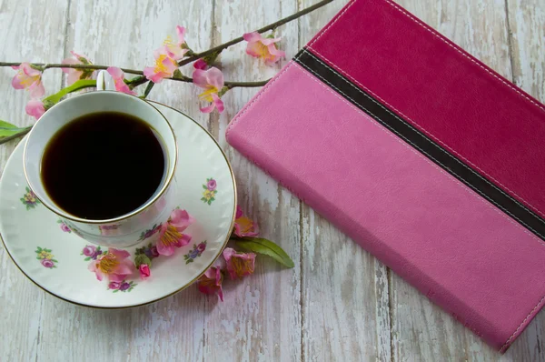 Woman's Bible with a cup of Coffee or Tea — Stock Photo, Image