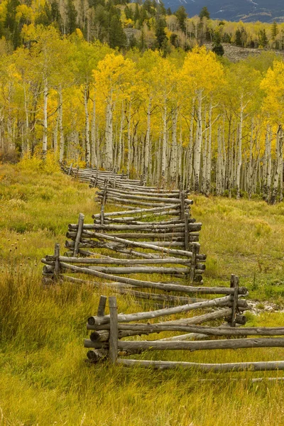 Colorado pádu rozdělena železniční plot — Stock fotografie