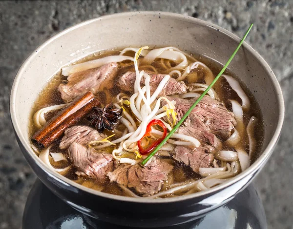 Sopa de fideos Pho bo — Foto de Stock