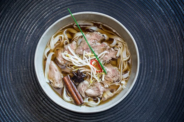 Pho bo noodle soup — Stock Photo, Image