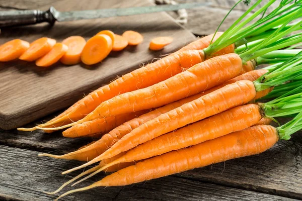 Taze ve tatlı havuç