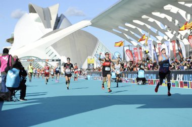 VALENCIA, İspanya - 1 ARALIK 2019 Kadınlar Podyumu Valencia Maratonu