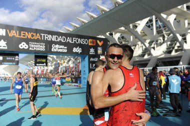 VALENCIA, İspanya - 1 ARALIK 2019 Kadınlar Podyumu Valencia Maratonu