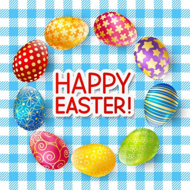 Paskalya yumurtaları masa örtüsü üzerinde 