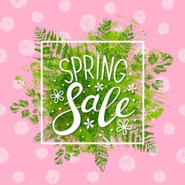 Yeşil yaprakları arka plan bahar satış mesajı