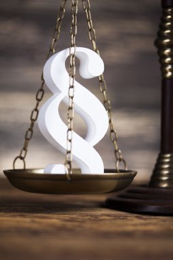 Adalet kavramı düşük işareti ile