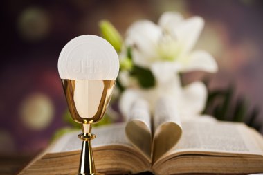 Hıristiyan din ve altın chalice sembolü