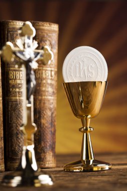 Cemaat arka plan kutsallığı Eucharist işaretiyle 