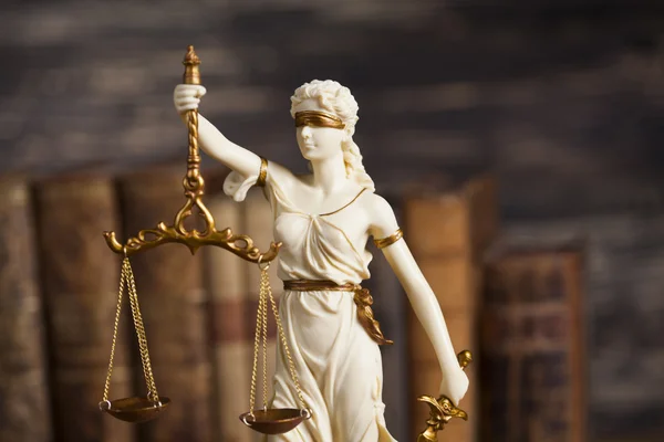 Standbeeld van Vrouwe Justitia en wet concept — Stockfoto