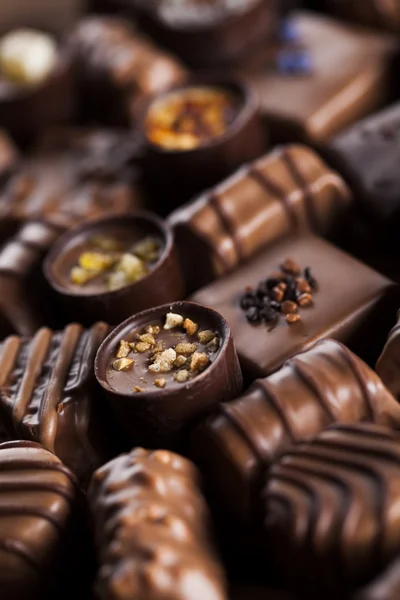 Barre e praline di cioccolato — Foto Stock