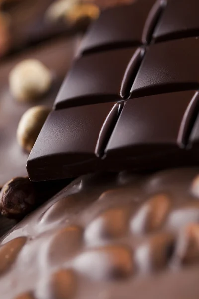 Chocolate bars with powder — Stock Photo, Image