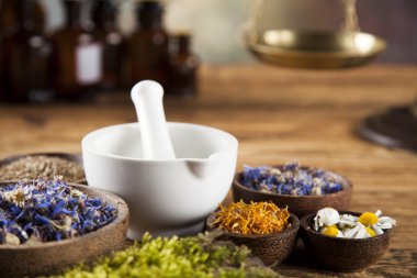 çeşitli tıbbi otlar ve harç 