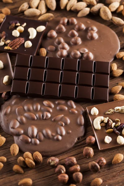 Barras de chocolate con nueces — Foto de Stock