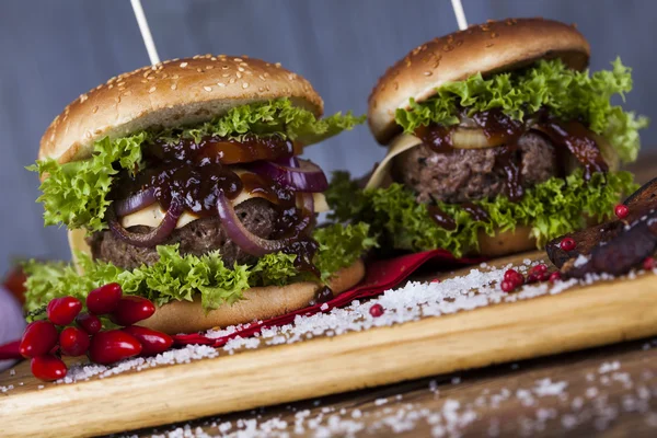 Primer plano de hamburguesas caseras —  Fotos de Stock