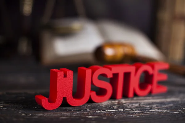 正义观与法院槌 — 图库照片