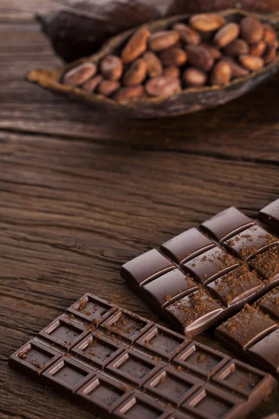 Barres de chocolat aux noix — Photo