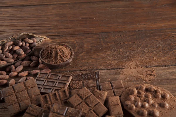 Σοκολάτες με ξηρούς καρπούς — Φωτογραφία Αρχείου