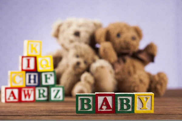 Houten speelgoed kubussen met letters — Stockfoto